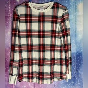 Stars above plaid pajama shirt 🛍